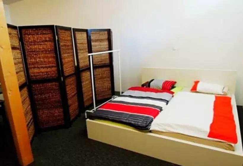 ホテル Hostel Bregenz