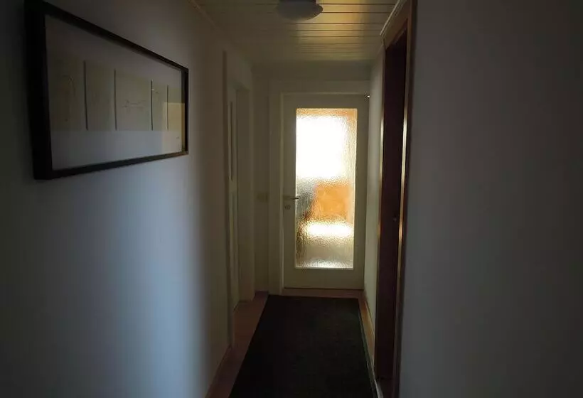 ホテル Hostel Bregenz