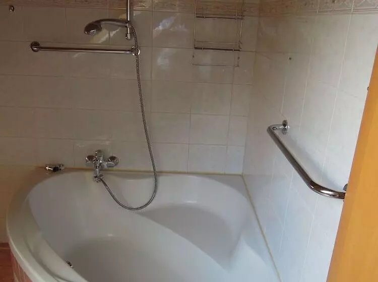 ホテル Hostel Bregenz