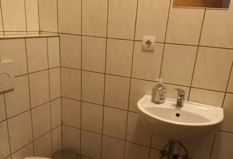 ホテル Hostel Bregenz