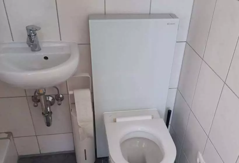 ホテル Hostel Bregenz