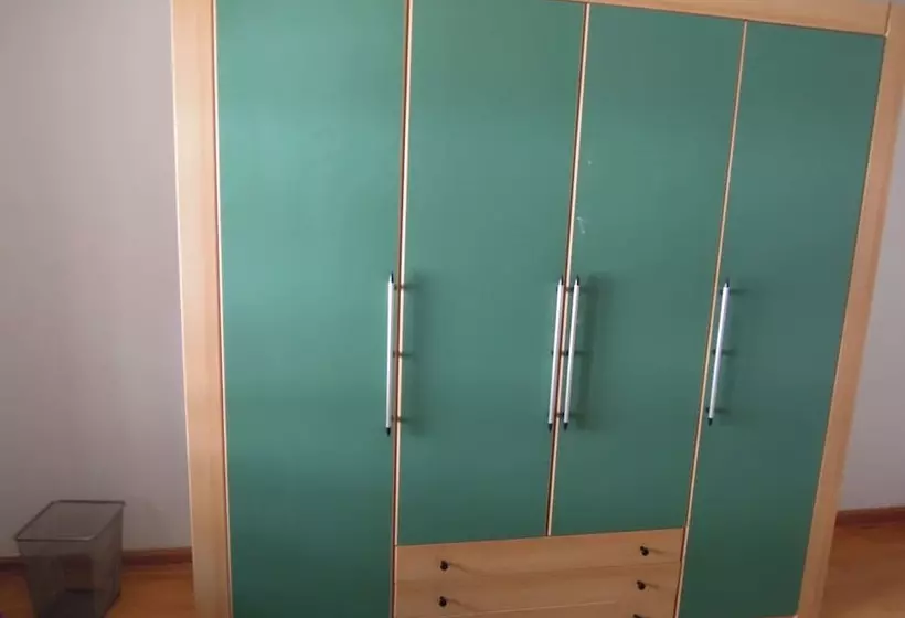 ホテル Hostel Bregenz