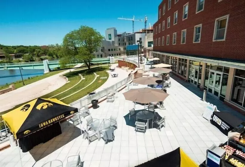 ホテル Iowa House