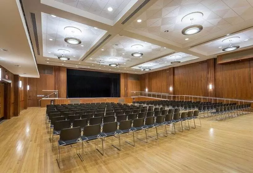 ホテル Iowa House