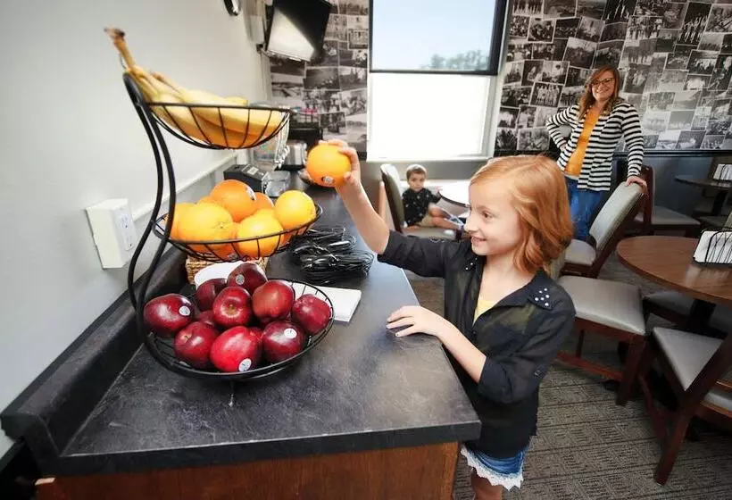 ホテル Iowa House