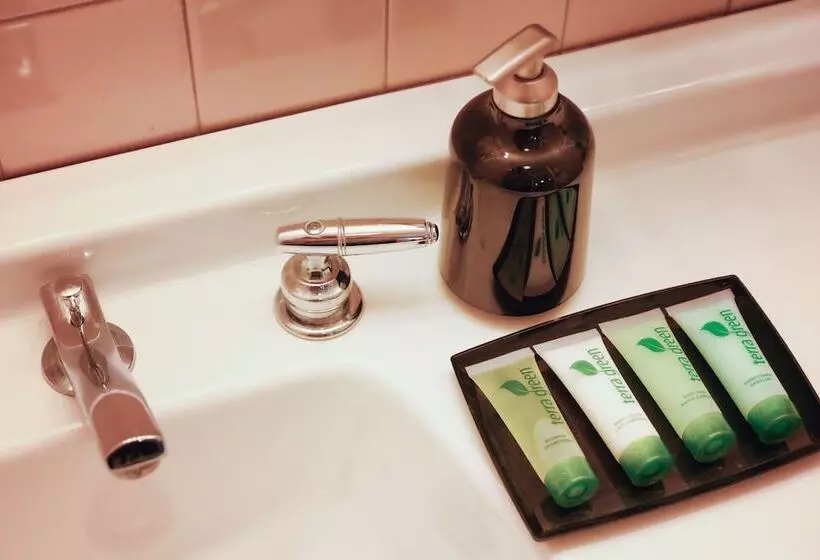 ホテル Iowa House