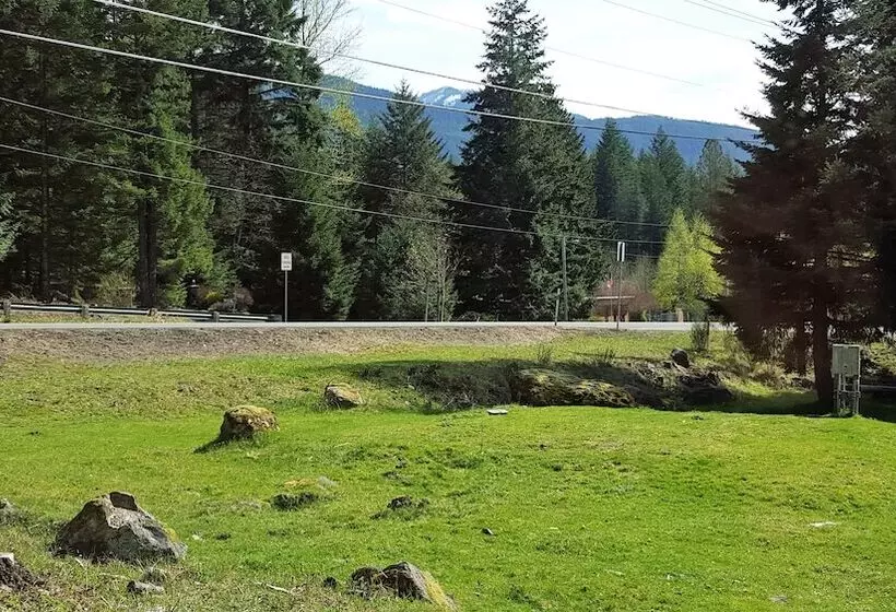 Hotelli Mountain View Lodge   No Pets Allowed