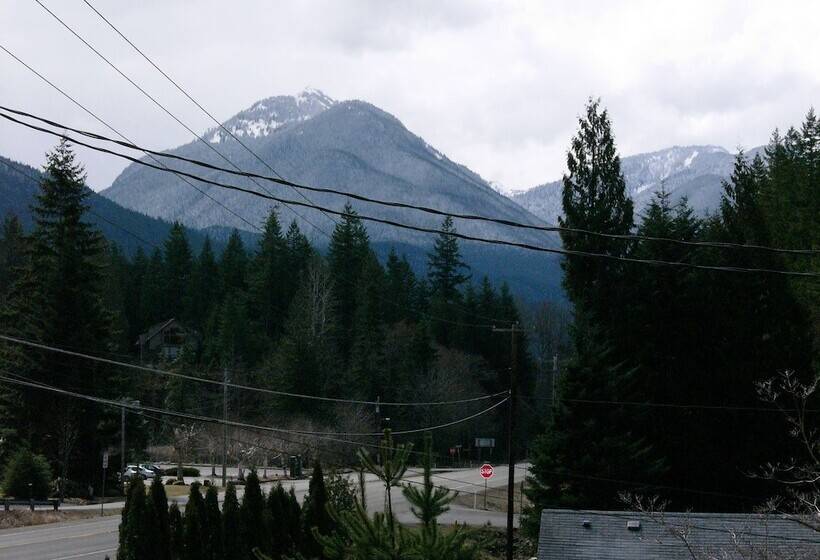 هتل Mountain View Lodge No Pets Allowed