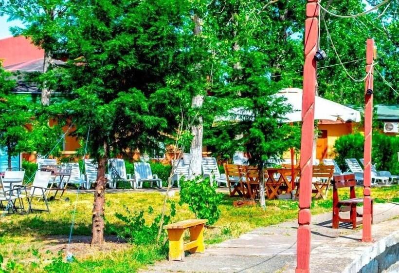 بنسيون Vila Luminita