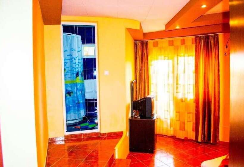 بنسيون Vila Luminita