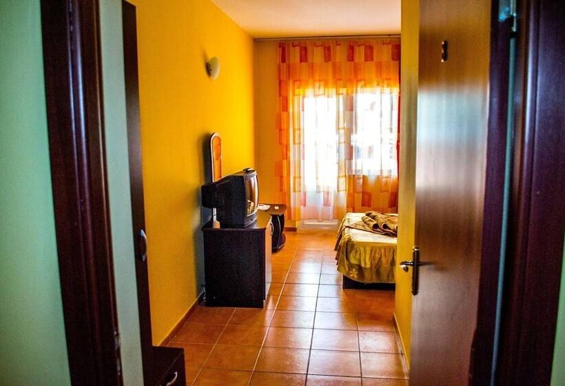 بنسيون Vila Luminita