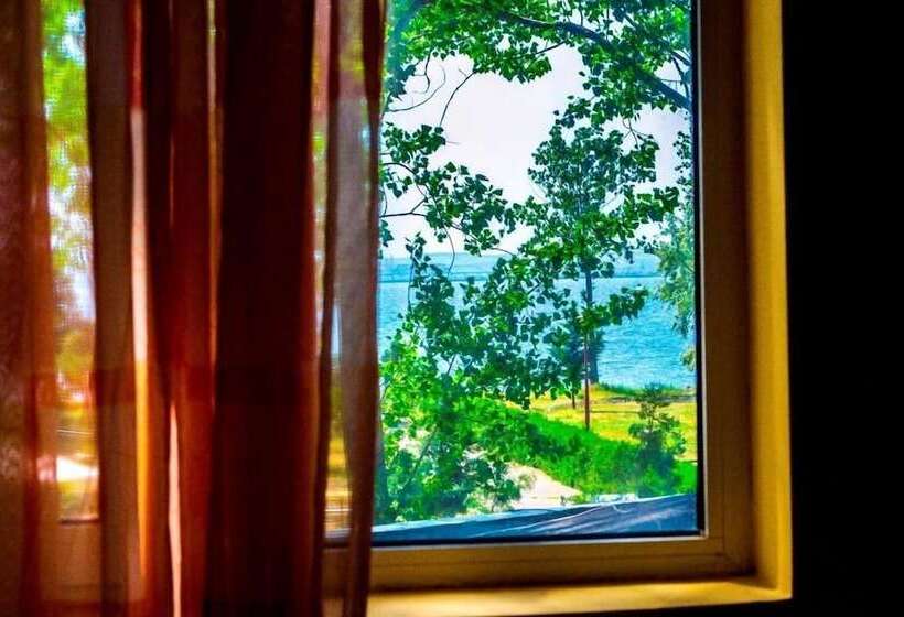 بنسيون Vila Luminita