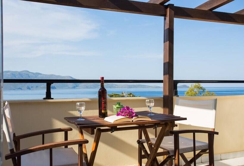 Malvasia Corner Studios