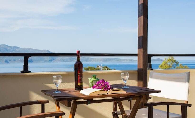 Malvasia Corner Studios