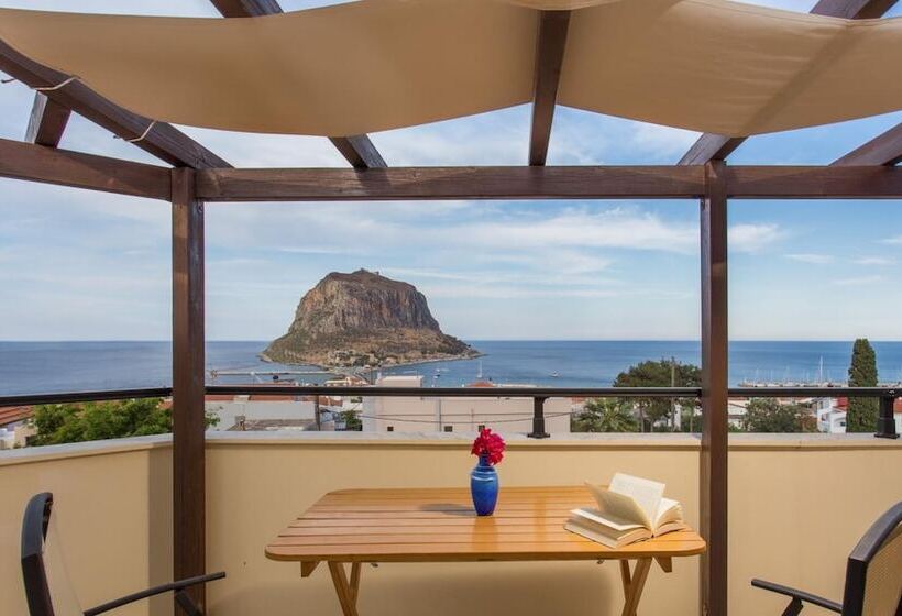 Malvasia Corner Studios