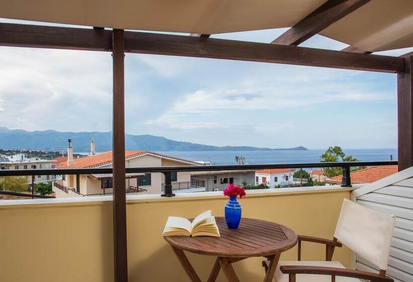 Malvasia Corner Studios