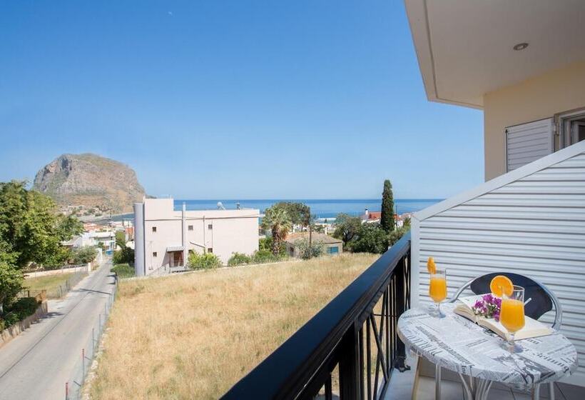 Malvasia Corner Studios