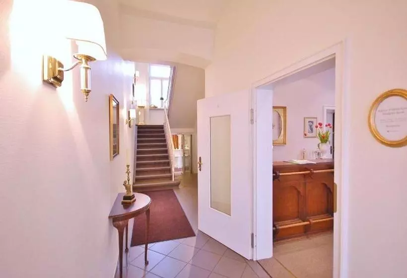 Das Kleine Hotel In Ruhiger Stadtlage