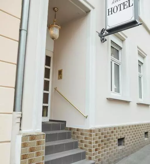 Das Kleine Hotel In Ruhiger Stadtlage