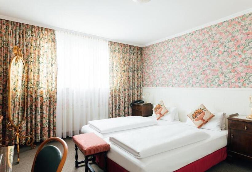 Das Kleine Hotel In Ruhiger Stadtlage