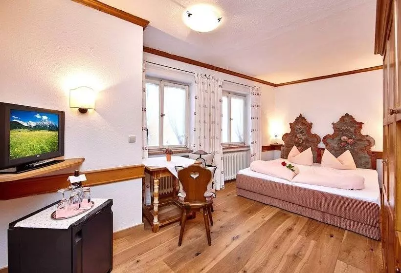 Hotel Alpenrose Traditionsgasthof Mittenwald