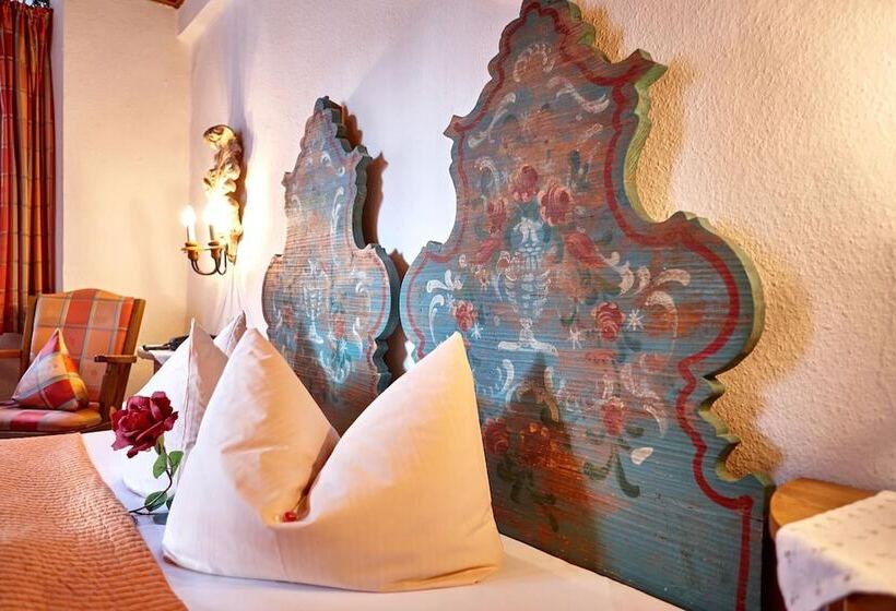 Отель Alpenrose Traditionsgasthof Mittenwald