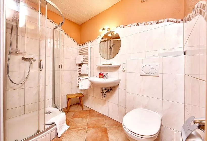 Hotel Alpenrose Traditionsgasthof Mittenwald