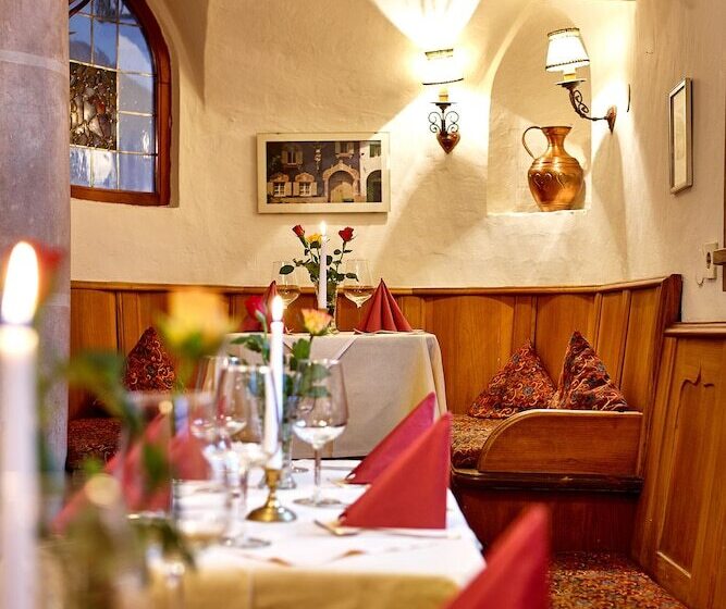 Отель Alpenrose Traditionsgasthof Mittenwald