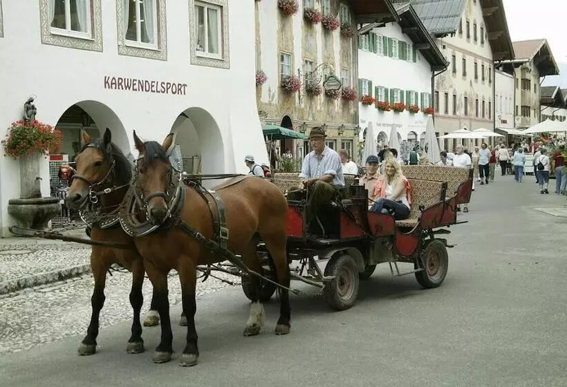 Hotel Alpenrose Traditionsgasthof Mittenwald