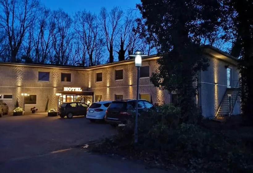 Отель Am Springhorstsee