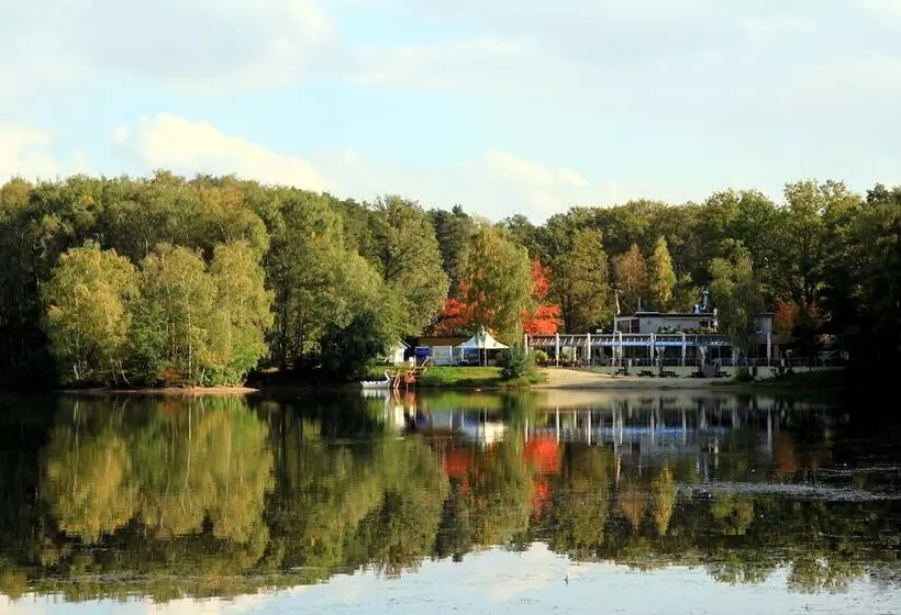 Отель Am Springhorstsee