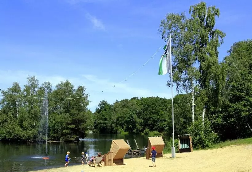 Отель Am Springhorstsee