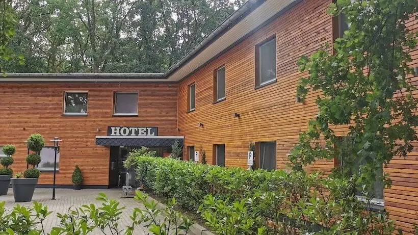 Отель Am Springhorstsee