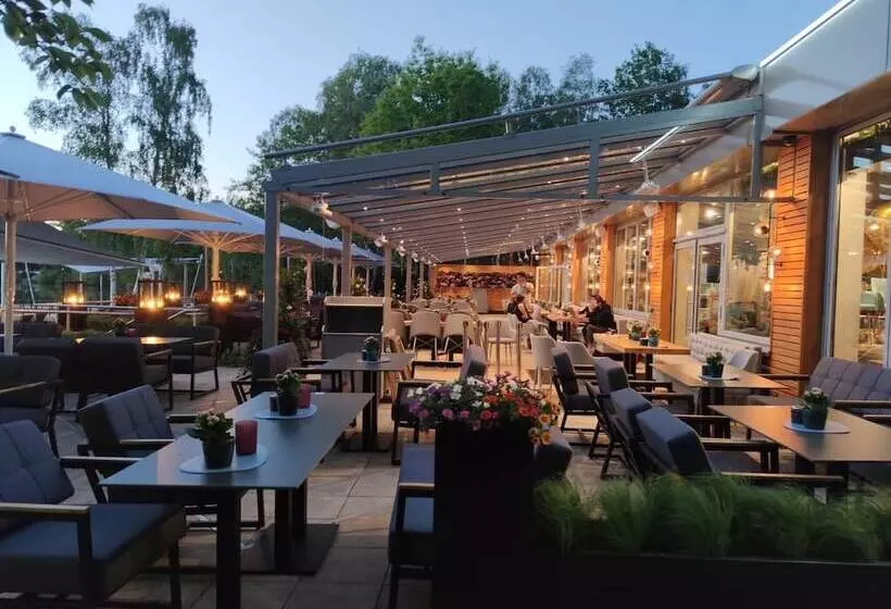 Отель Am Springhorstsee