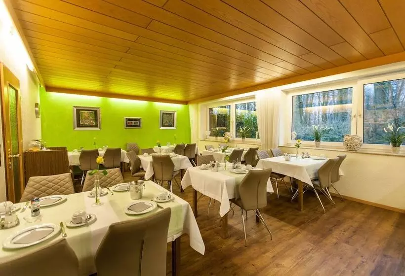 Отель Am Springhorstsee