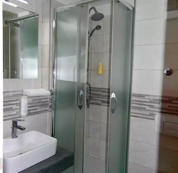 فندق Garni Arcis