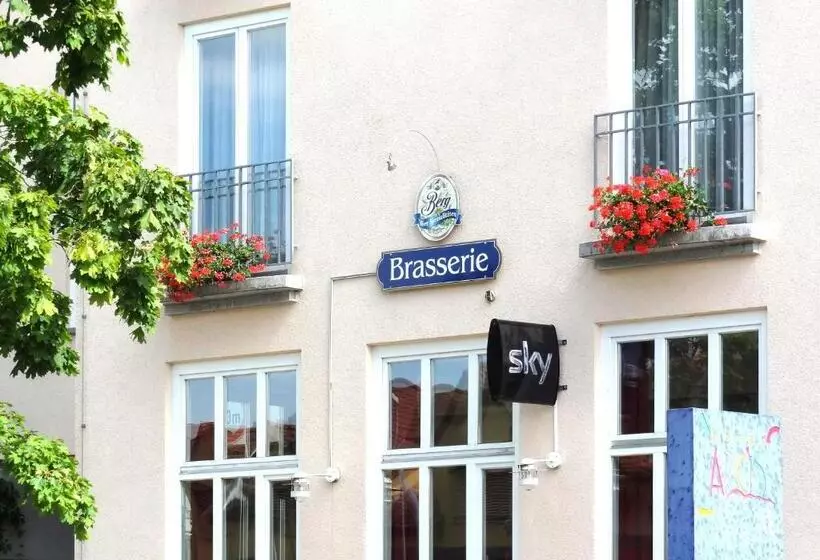 فندق Garni Arcis