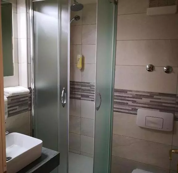 فندق Garni Arcis