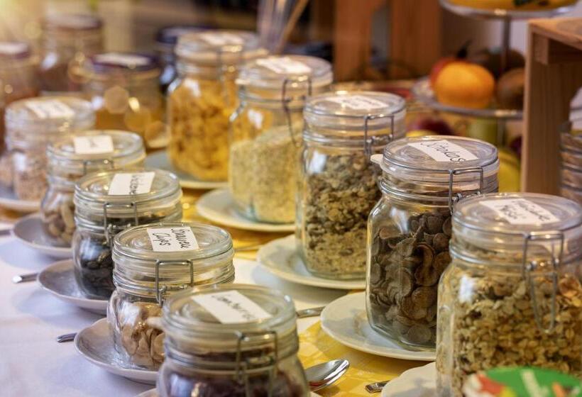 فندق Pension Bernhardhof