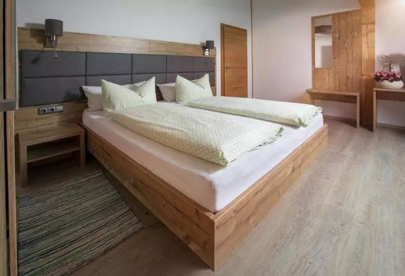 Отель Pension Bernhardhof