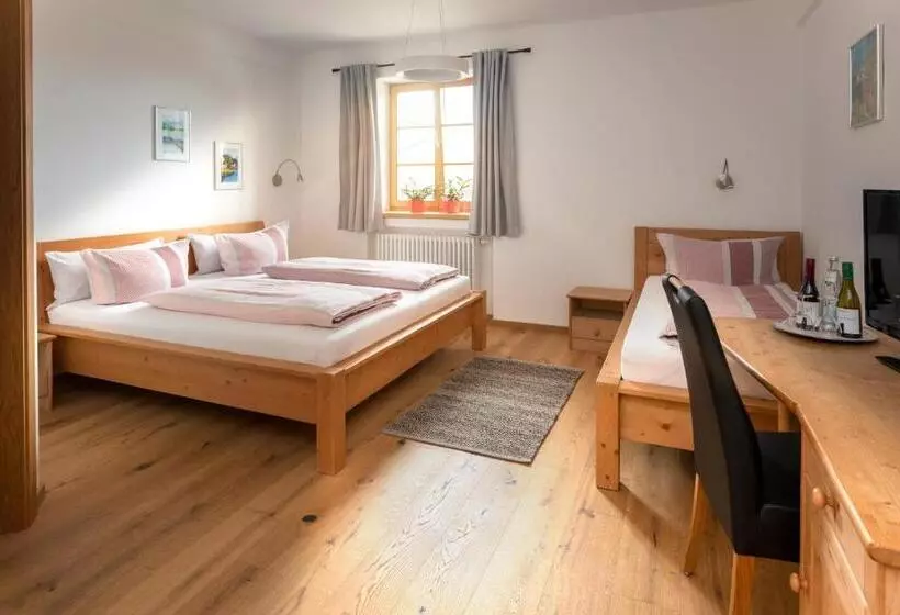 Отель Pension Bernhardhof