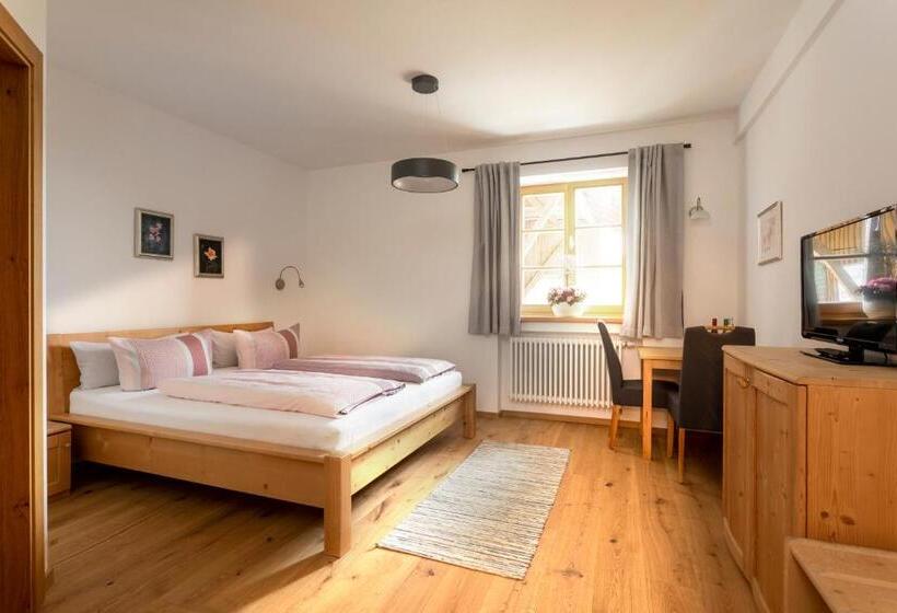 فندق Pension Bernhardhof