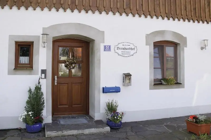 ホテル Pension Bernhardhof