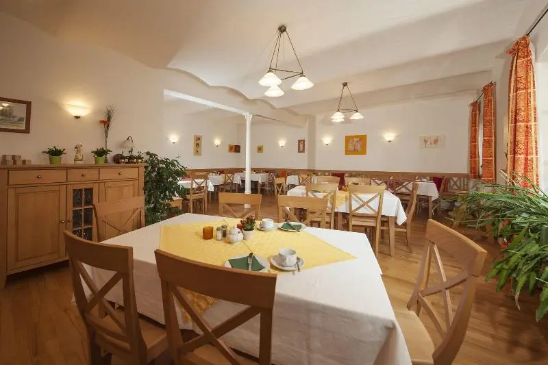 ホテル Pension Bernhardhof