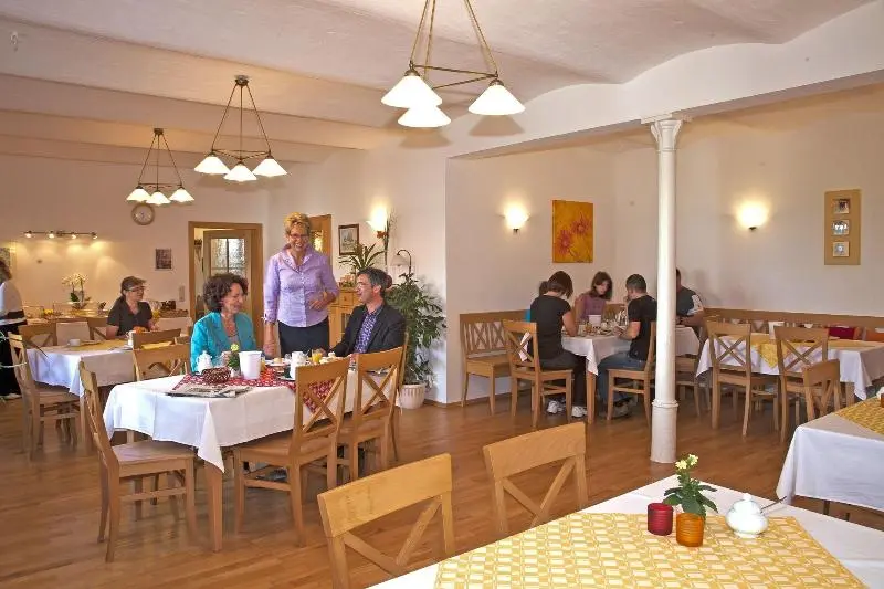 ホテル Pension Bernhardhof