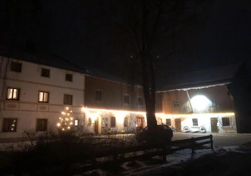 ホテル Pension Bernhardhof