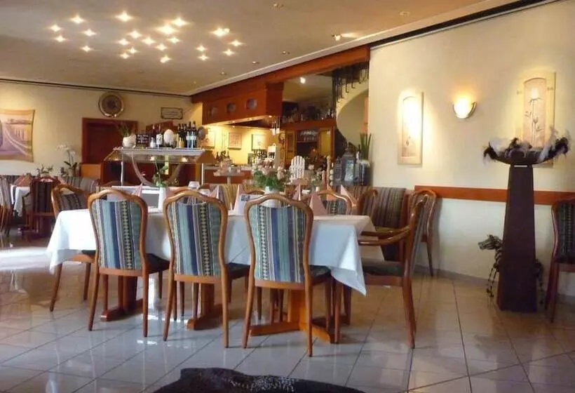 Отель Zu Jeddelohs Lodge