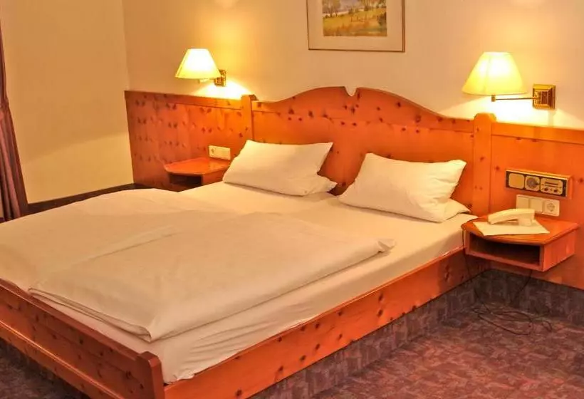 Hotelli Gasthof Zum Kauzen