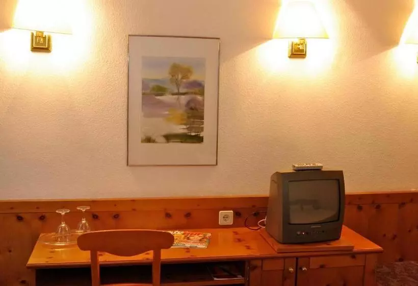 Hotelli Gasthof Zum Kauzen