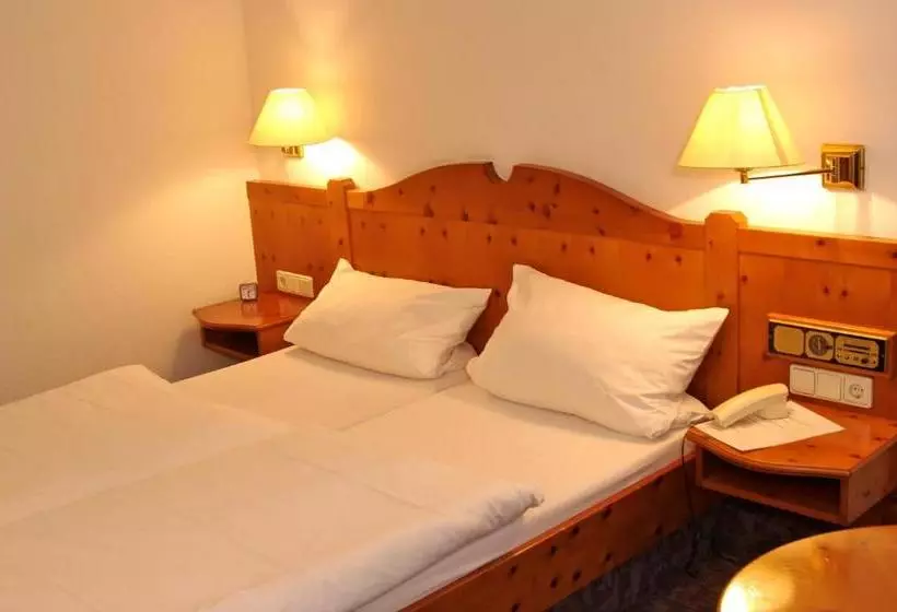 Hotelli Gasthof Zum Kauzen